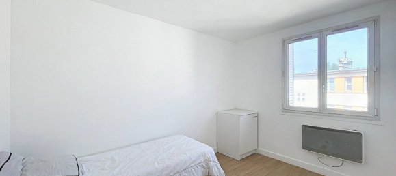 2 bedrooms Apartment in Antony, France No. 187192 4