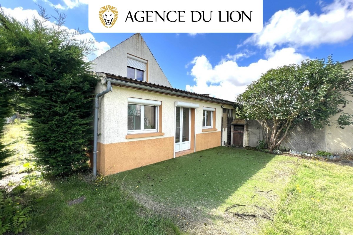 Casa de 3 dormitorios en La Loupe, France No. 152338