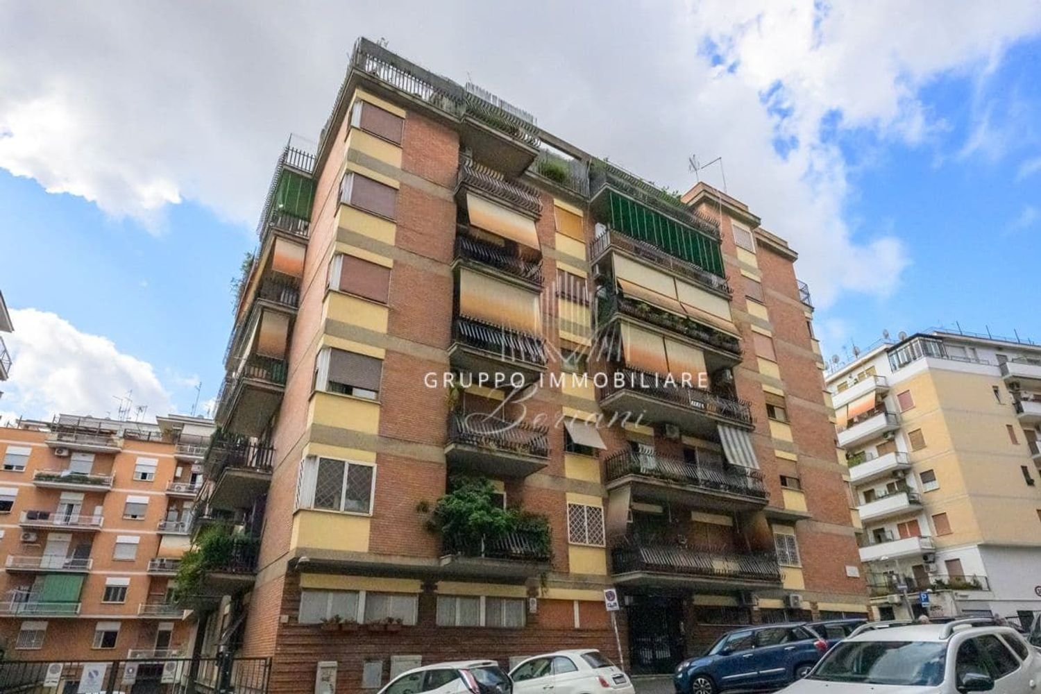Apartamento de 4 dormitorios en Rome, Italy No. 337131