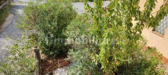 3 bedrooms House in Montalcino, Italy No. 76100 31