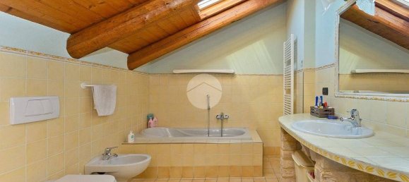 Квартира с 2 спальнями в Чирие, Италия № 259794 19