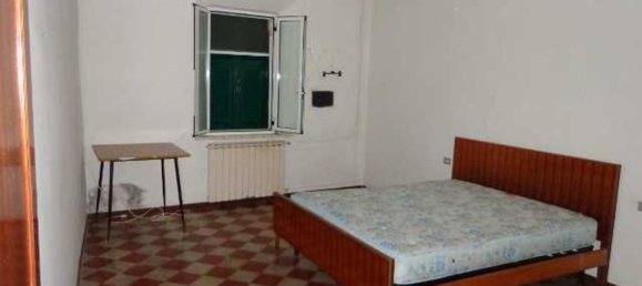 5 rooms Apartment in Fucecchio, Italy No. 66160 2