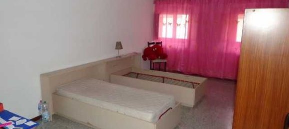 5 rooms Apartment in Fucecchio, Italy No. 66160 4