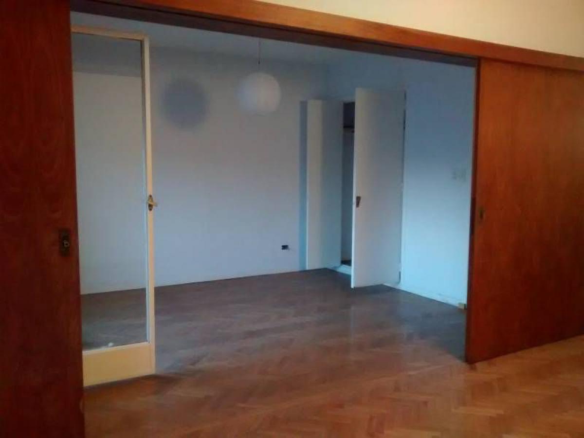 Apartamento de 2 dormitorios en Buenos Aires, Argentina No. 75896