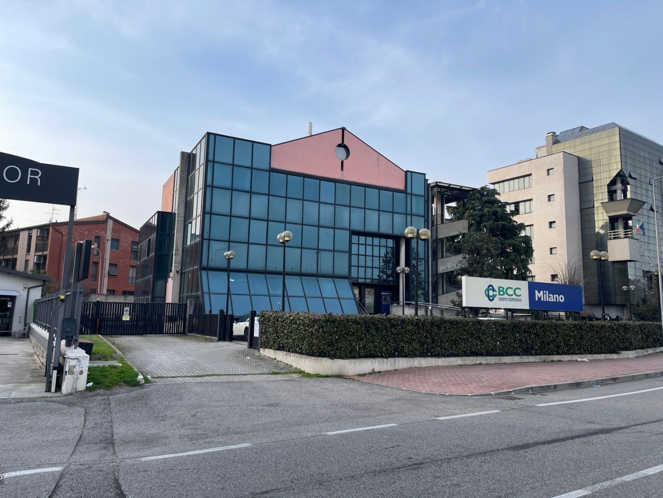 77m² Office in Monza, Italy No. 136788