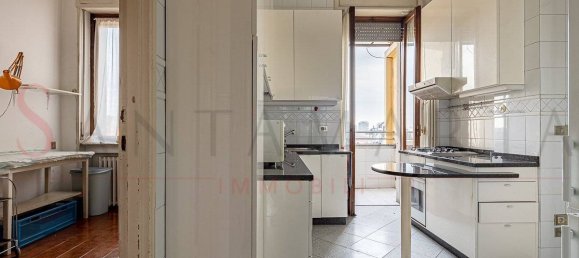 3 bedrooms Apartment in Milan, Italy No. 243495 9