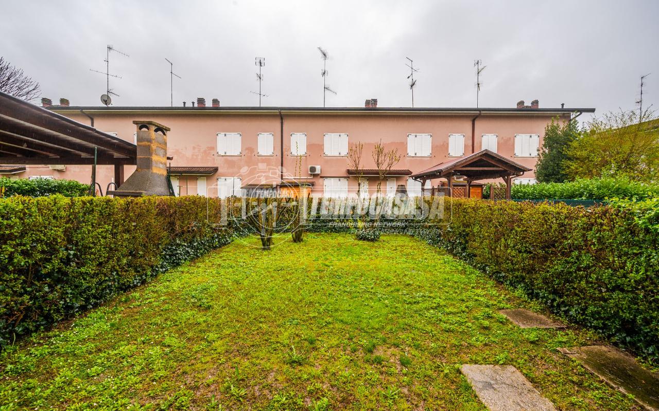 4 rooms Apartment in Novi di Modena, Italy No. 13152