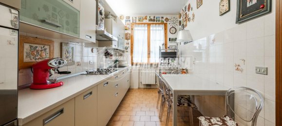 4 rooms Apartment in Novi di Modena, Italy No. 13152 5