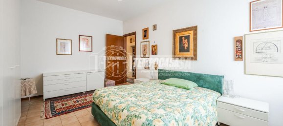 4 rooms Apartment in Novi di Modena, Italy No. 13152 8