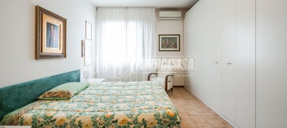 4 rooms Apartment in Novi di Modena, Italy No. 13152 9
