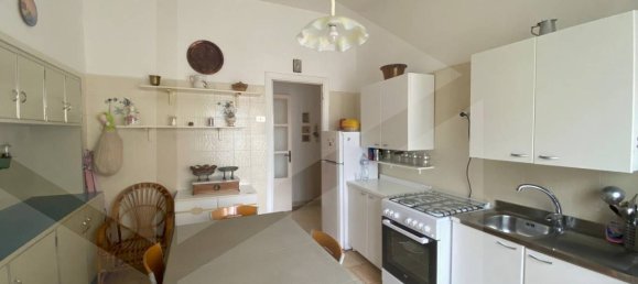 Коммерческая недвижимость с 4 комнатами в Бари, Италия № 20025 15