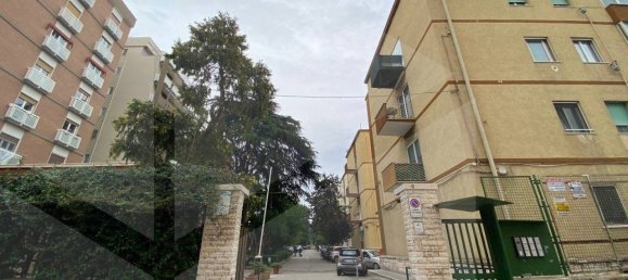 Коммерческая недвижимость с 4 комнатами в Бари, Италия № 20025 30