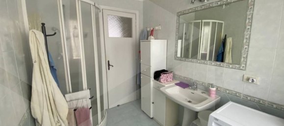 Коммерческая недвижимость с 4 комнатами в Бари, Италия № 20025 22