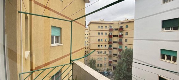 Коммерческая недвижимость с 4 комнатами в Бари, Италия № 20025 7