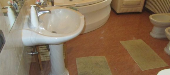 Apartamento de 3 habitaciónes en Lurate Caccivio, Italy No. 30715 13