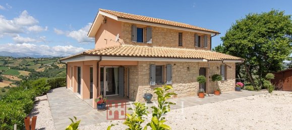 Casa de 2 dormitorios en Marche, Italy No. 295143 6