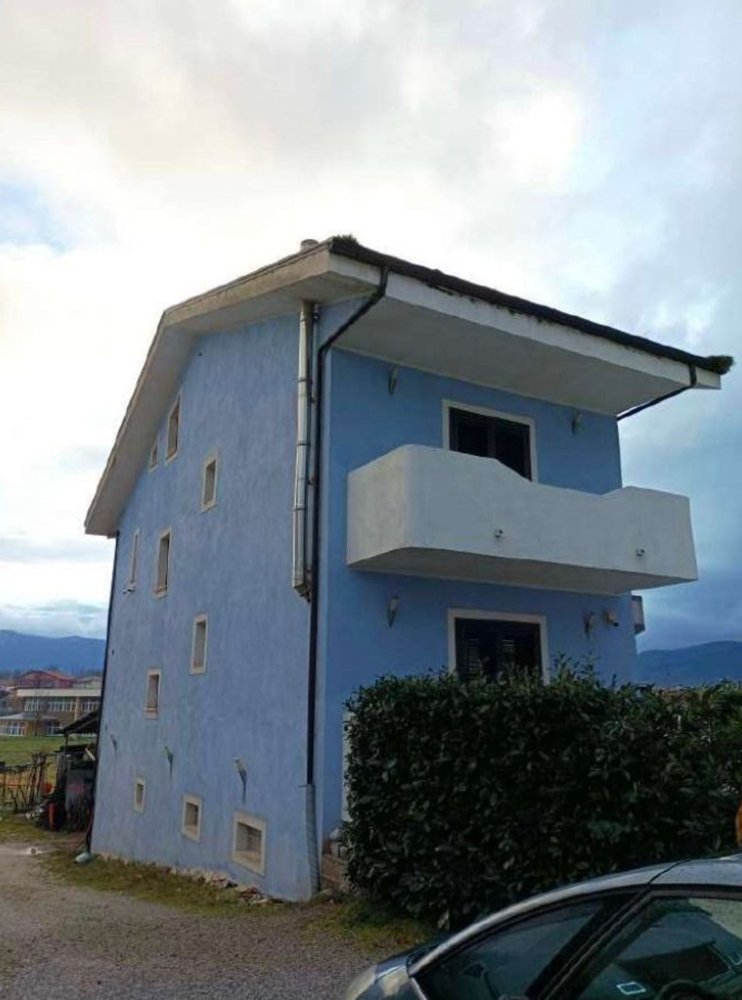 8-salle Maison à Montesano sulla Marcellana, Italy No. 11075