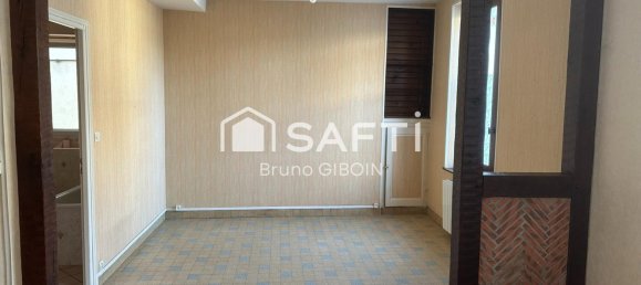 1 bedroom Building in Gien, France No. 41558 3