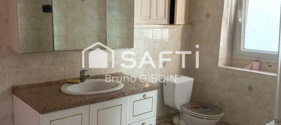 1 bedroom Building in Gien, France No. 41558 5