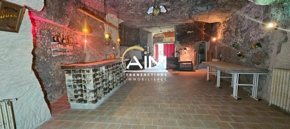  موقف سيارات في Saint-Paterne-Racan, France 120متر مربع رقم 73943 3