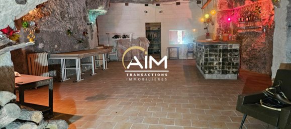  موقف سيارات في Saint-Paterne-Racan, France 120متر مربع رقم 73943 2