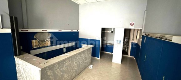 1 room Commercial property in Maddaloni, Italy No. 161146 4