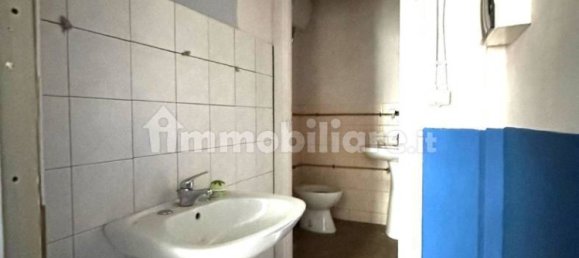 1 room Commercial property in Maddaloni, Italy No. 161146 6