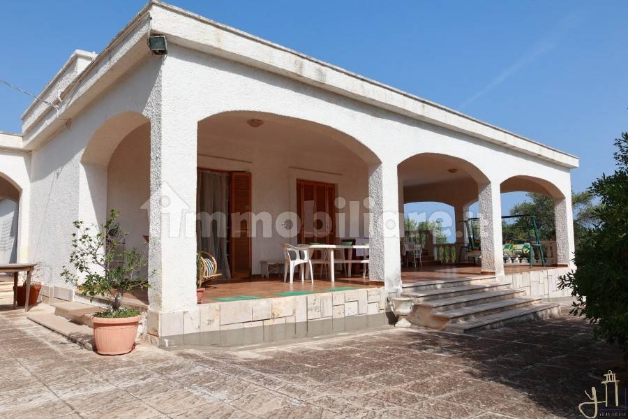 3 bedrooms Villa in Polignano a Mare, Italy No. 335700