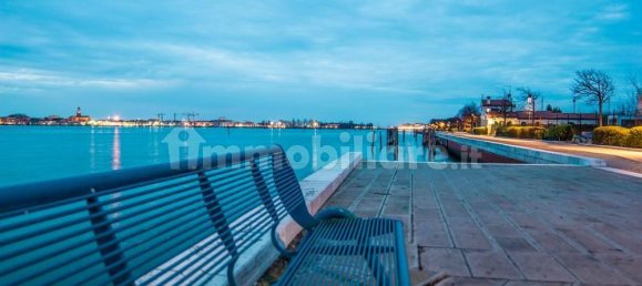 1 room Commercial property in Chioggia, Italy No. 228352 4