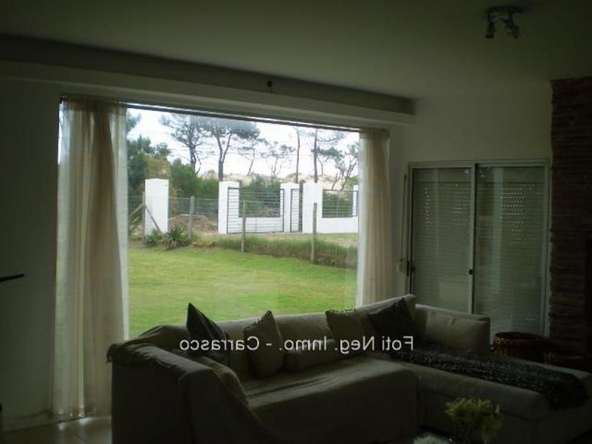 2 bedrooms House in Canelones, Uruguay No. 1206