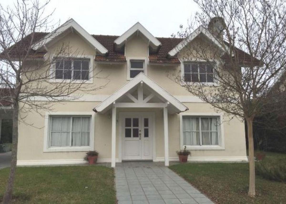 3 bedrooms House in Esteban Echeverria, Argentina No. 51880