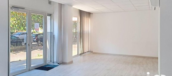 71m² Commercial property in Tarbes, France No. 320918 3