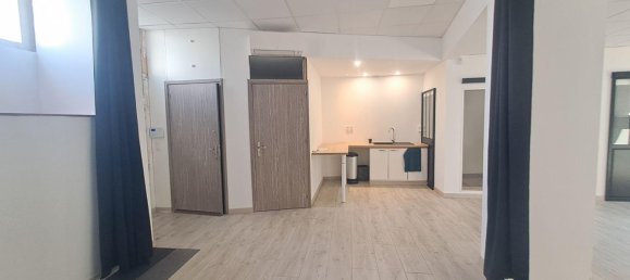71m² Commercial property in Tarbes, France No. 320918 5
