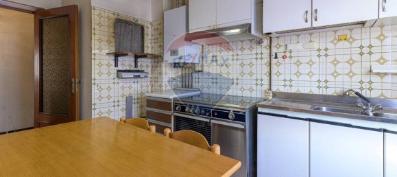 Квартира с 4 комнатами в Ези, Италия № 2289 3