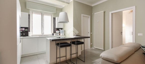 2-salle Appartement à Milan, Italy No. 240731 4