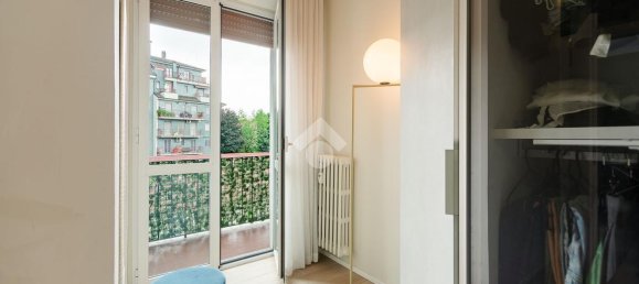 2-salle Appartement à Milan, Italy No. 240731 16