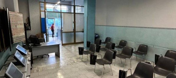 2 rooms Commercial property in Turin, Italy No. 117515 2