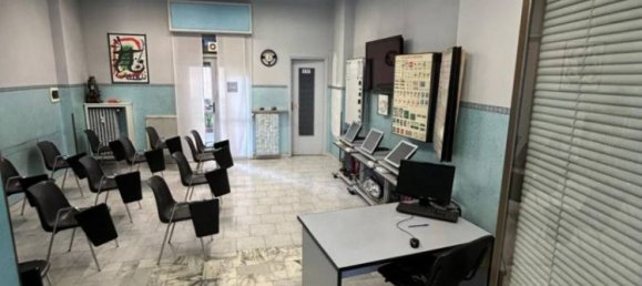 2 rooms Commercial property in Turin, Italy No. 117515 11