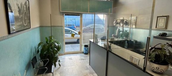 2 rooms Commercial property in Turin, Italy No. 117515 9