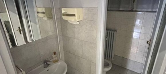 2 rooms Commercial property in Turin, Italy No. 117515 5
