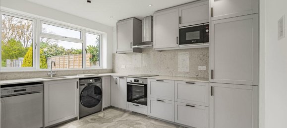 4 Schlafzimmer Haus in Virginia Water, United Kingdom, Nr. 8621 6