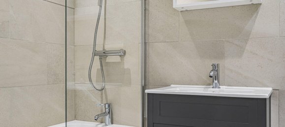 4 Schlafzimmer Haus in Virginia Water, United Kingdom, Nr. 8621 22