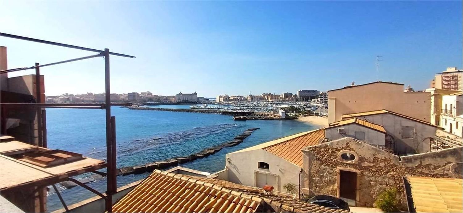 Apartamento de 8 divisões em Syracuse, Italy N.º 250469