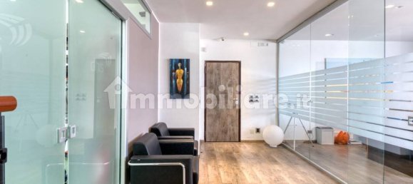 Коммерческая недвижимость с 3 комнатами в Мессина, Италия № 119283 7