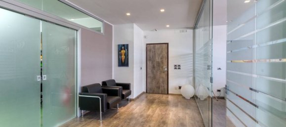 Коммерческая недвижимость с 3 комнатами в Мессина, Италия № 119283 8