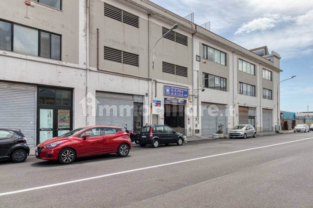 Коммерческая недвижимость с 3 комнатами в Мессина, Италия № 119283