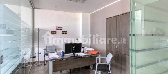 Коммерческая недвижимость с 3 комнатами в Мессина, Италия № 119283 11