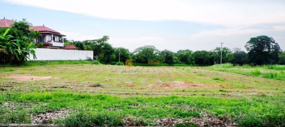  Commercial property in Chonburi, Thailand No. 1859 7