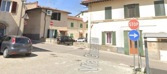 3 rooms Apartment in Signa, Italy No. 91775 2