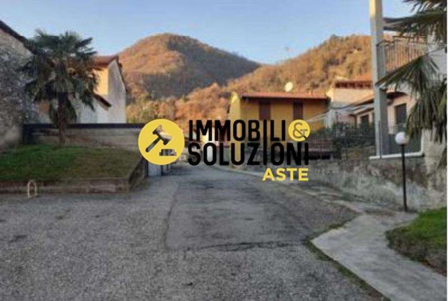 2 rooms Apartment in Cuveglio, Italy No. 3143